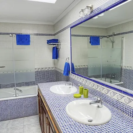 Villa De Lujo Con Piscina Privada Y Tetir