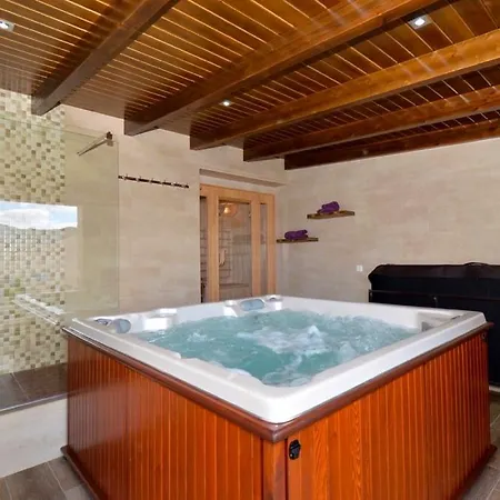 De Lujo Con Piscina Privada Y